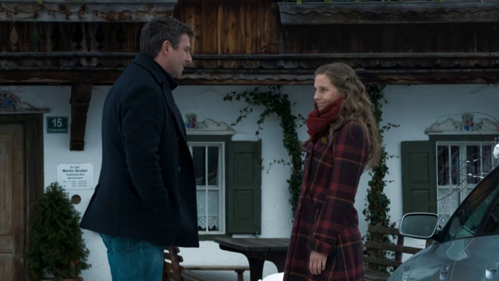 Mary acude a buscar al Dr. Gruber 