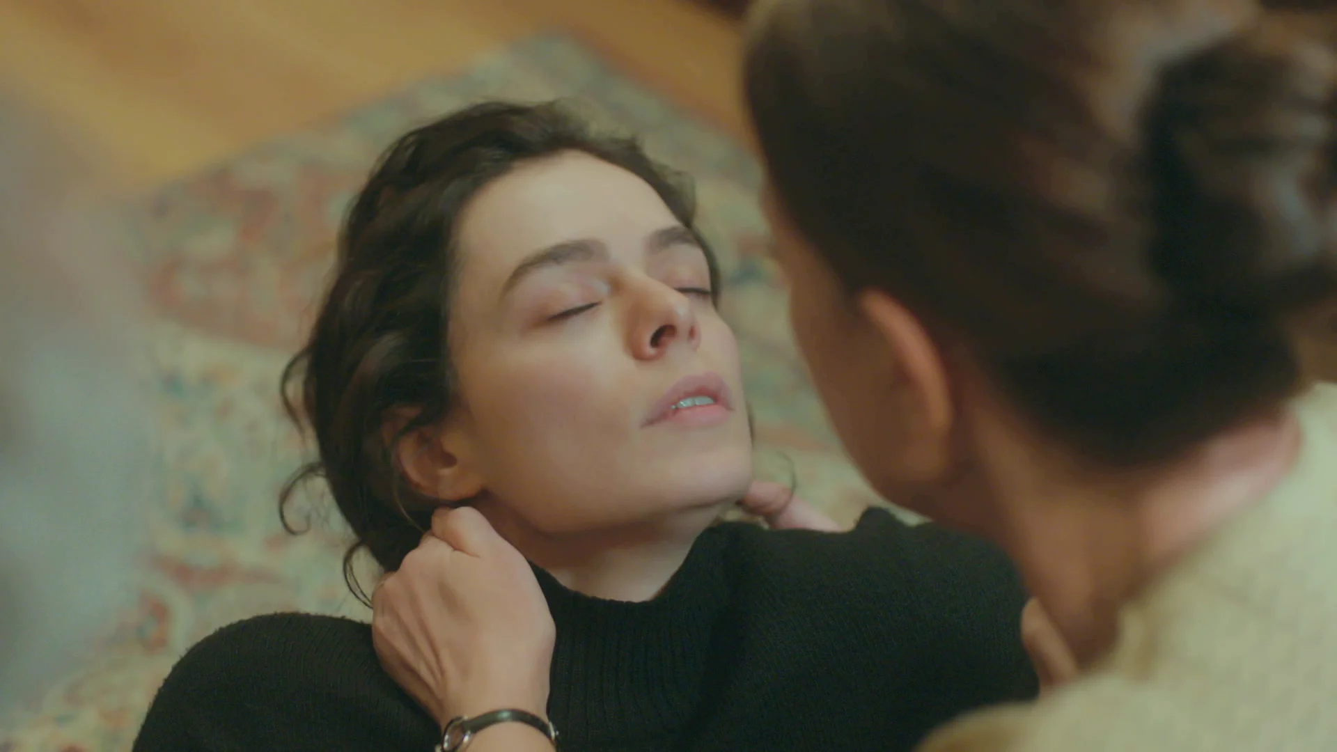 La debilidad de Bahar desata el lado más maternal de Hatice ante los ojos de Sirin La debilidad de Bahar desata el lado más maternal de Hatice ante los ojos de Sirin