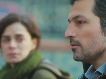 Arif confiesa a Bahar la historia de amor y traición que le rompió el corazón Arif confiesa a Bahar la historia de amor y traición que le rompió el corazón