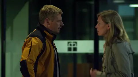 Andreas descubre que Paula es adoptada Andreas descubre que Paula es adoptada