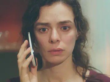 El mundo se derrumba ante Bahar: el inevitable momento en el que descubre que Sirin era la amante de Sarp El mundo se derrumba ante Bahar: el inevitable momento en el que descubre que Sirin era la amante de Sarp