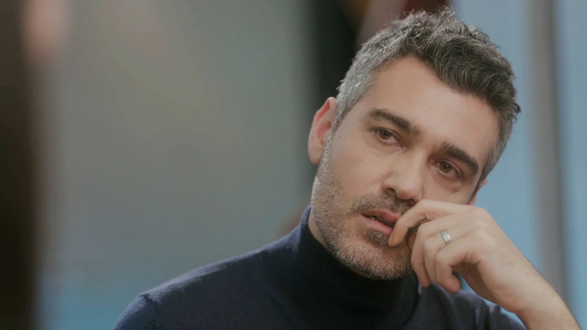 Piril pone a prueba la fidelidad de Sarp: “Anoche soñé que Bahar y los niños estaban vivos” Piril pone a prueba la fidelidad de Sarp: “Anoche soñé que Bahar y los niños estaban vivos”