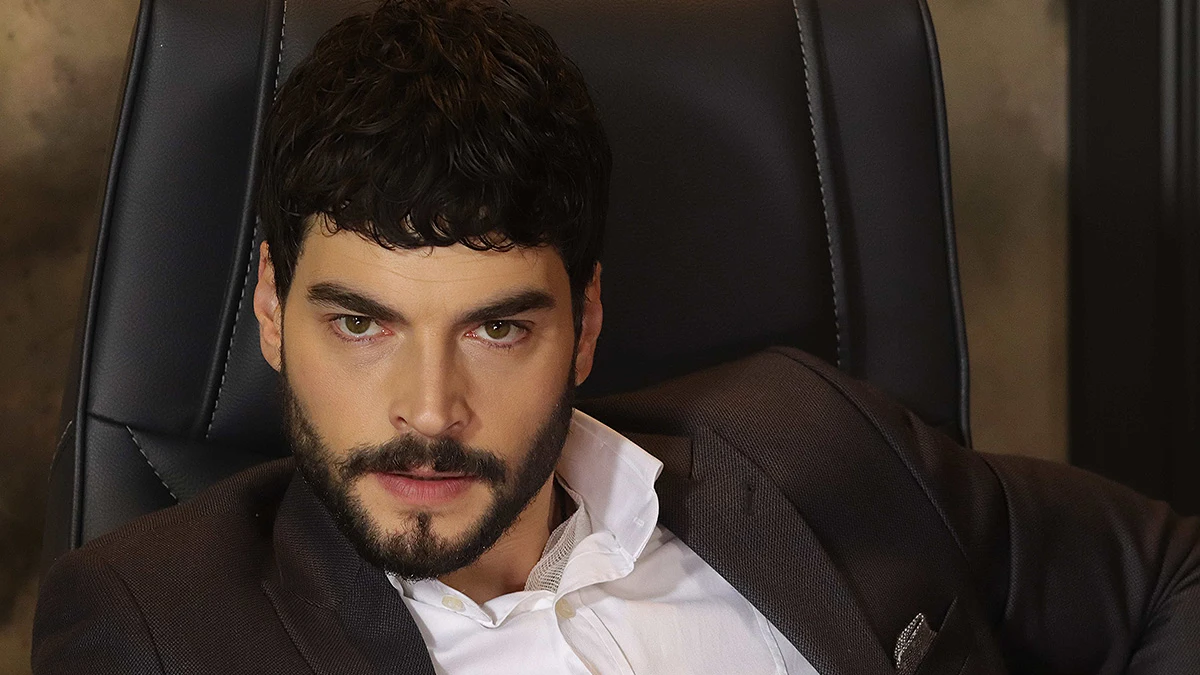 Akin Akinözü es Miran Hercai
