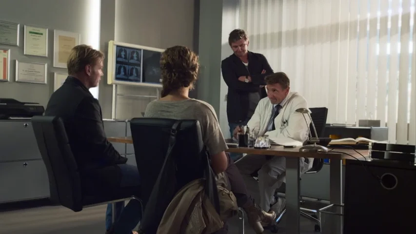 Gruber y Alexandre descubren que Katy tiene un tumor cerebral Gruber y Alexandre descubren que Katy tiene un tumor cerebral