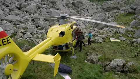 El equipo de rescate de los Alpes en peligro El equipo de rescate de los Alpes en peligro