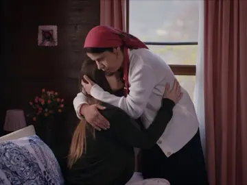 Las consoladoras palabras de la madre de Mercan para que no vuelva a quitarse la vida Las consoladoras palabras de la madre de Mercan para que no vuelva a quitarse la vida