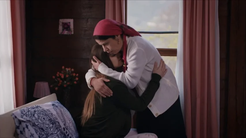 Las consoladoras palabras de la madre de Mercan para que no vuelva a quitarse la vida Las consoladoras palabras de la madre de Mercan para que no vuelva a quitarse la vida