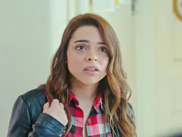 Hatice conoce a la joven que podría salvar la vida de Bahar, a su presunta hermana secreta Hatice conoce a la joven que podría salvar la vida de Bahar, a su presunta hermana secreta