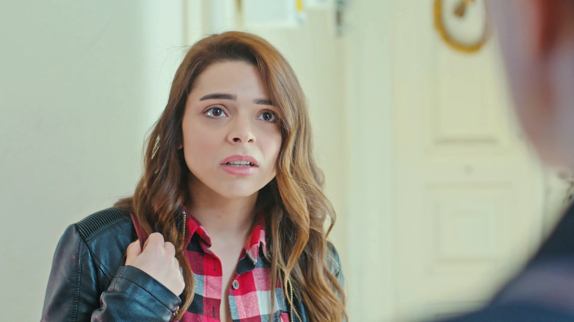 Hatice conoce a la joven que podr&iacute;a salvar la vida de Bahar, a su presunta hermana secreta