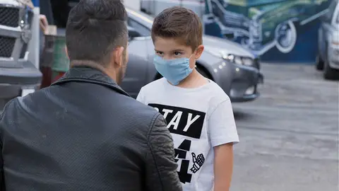 Nicolás en el taller de Pedro Te doy la vida