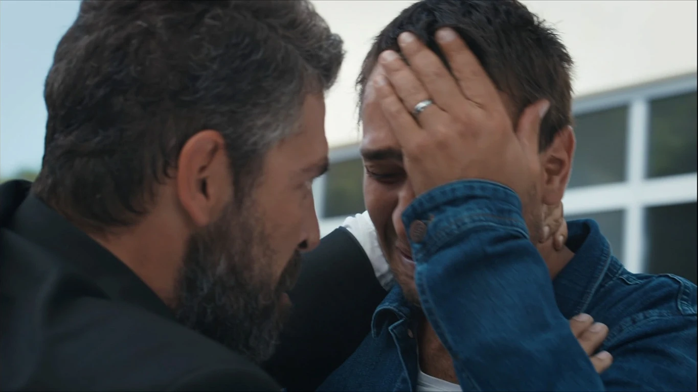 Tahir, desolado Fugitiva