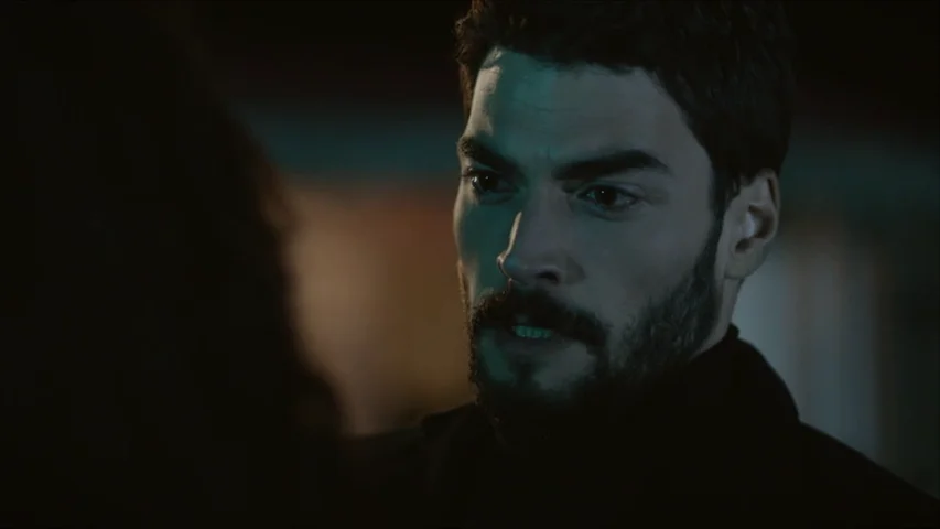 Miran, a Reyyan: "¿Cómo puedo esperar que me perdones si yo no soy capaz de perdonarme?" Miran, a Reyyan: "¿Cómo puedo esperar que me perdones si yo no soy capaz de perdonarme?"