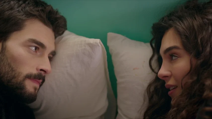 Reyyan y Miran vuelven a estar juntos: "Nunca olvidaremos que somos marido y mujer" Reyyan y Miran vuelven a estar juntos: "Nunca olvidaremos que somos marido y mujer"
