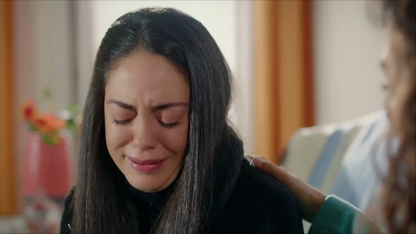 Elif se sincera con Reyyan: "Azat quiere terminar con este matrimonio, pero no se atreve" Elif se sincera con Reyyan: "Azat quiere terminar con este matrimonio, pero no se atreve"