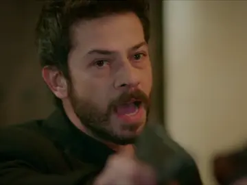 Azat no se rinde: "Nadie se llevará a mi esposa de aquí" Azat no se rinde: "Nadie se llevará a mi esposa de aquí"