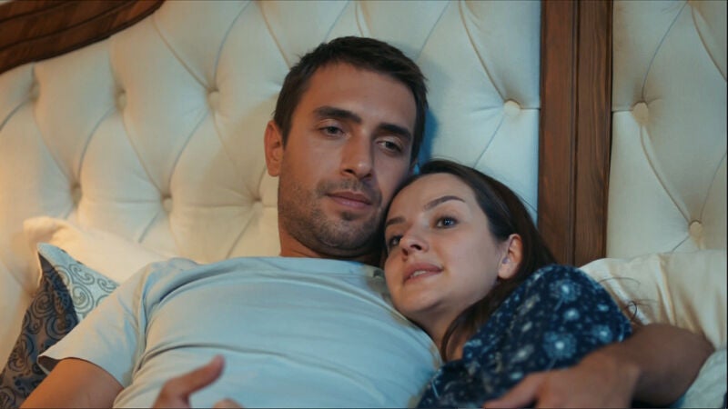 Tahir y Nefes hacen planes de futuro para su familia