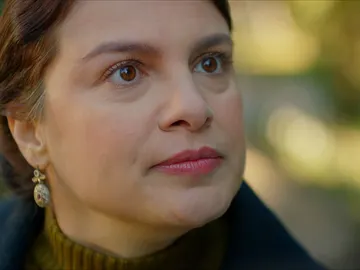 Sera frenta a Azize Sera frenta a Azize