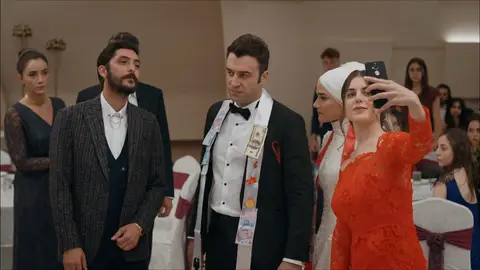 Tarig en la boda de Ali y Esma Fugitiva
