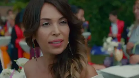 ¿Por qué la madre de Melissa se sorprende al conocer a Cennet? ¿Por qué la madre de Melissa se sorprende al conocer a Cennet?