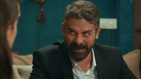 Mustafa se rie de Tahir Fugitiva