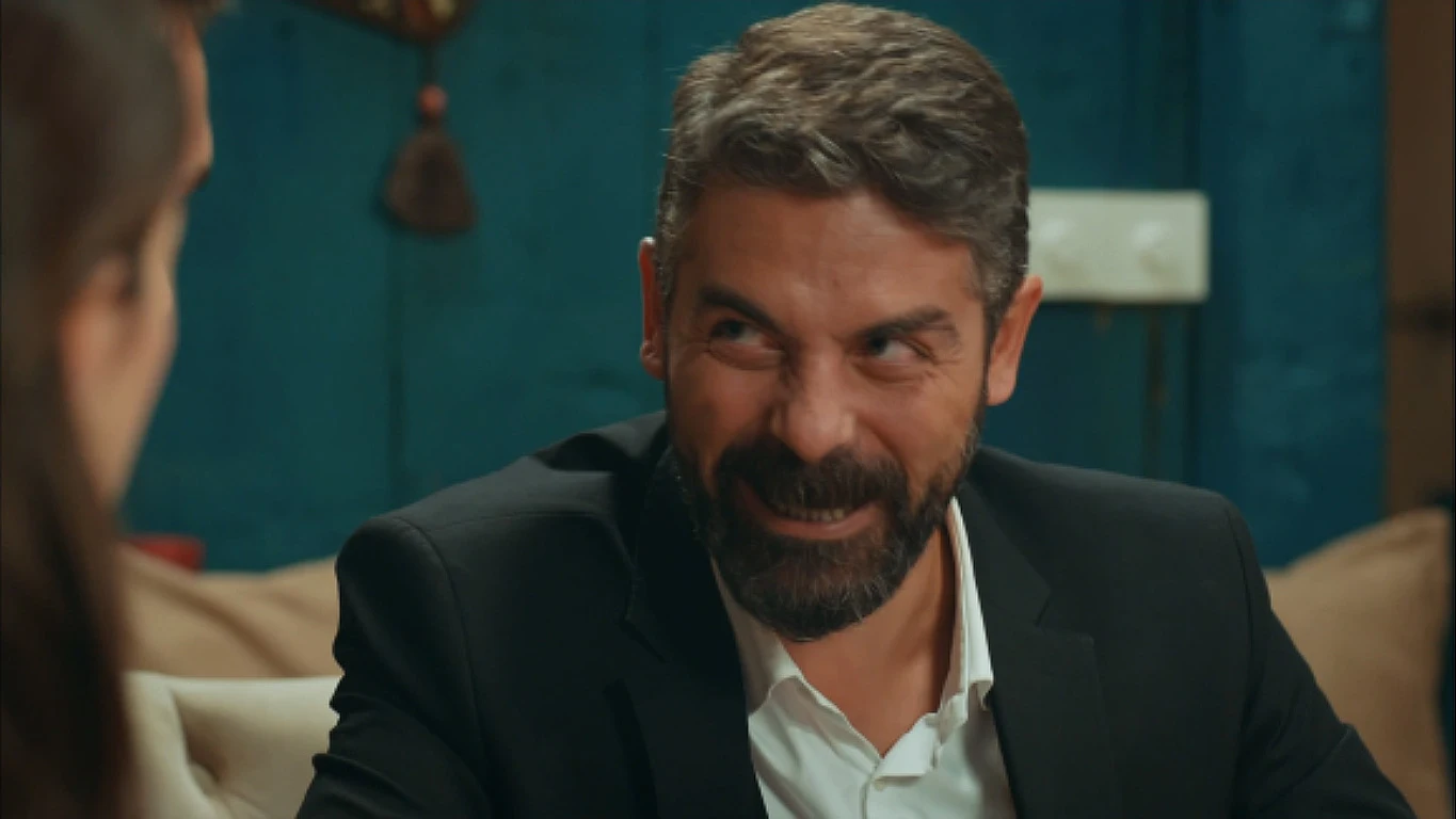 Mustafa se rie de Tahir Fugitiva