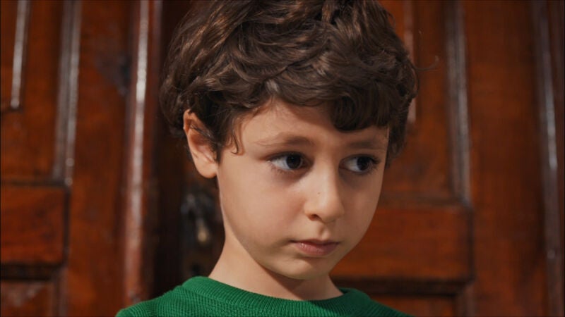 Yigit se siente ignorado por Tahir y Nefes