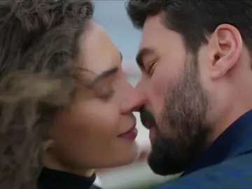 Elige tu momento favorito de 'Hercai' por su aniversario Elige tu momento favorito de 'Hercai' por su aniversario