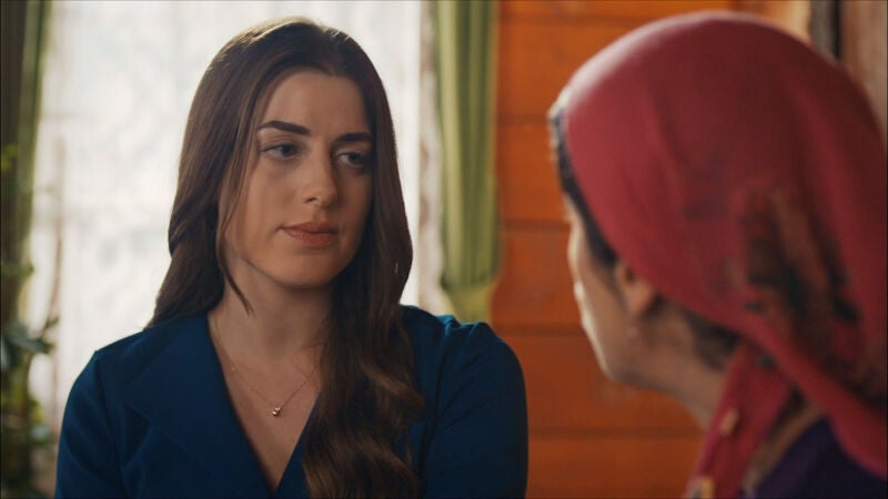 Mercan le confiesa a sus padres cuál va a ser su futuro junto a Tariq