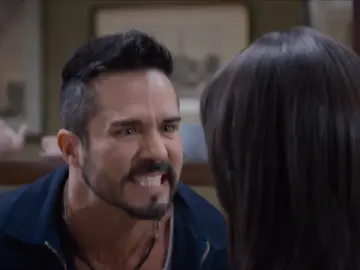 Pedro quiere respuestas: ¿quién le mandó las fotos de la boda a Elena? Pedro quiere respuestas: ¿quién le mandó las fotos de la boda a Elena?