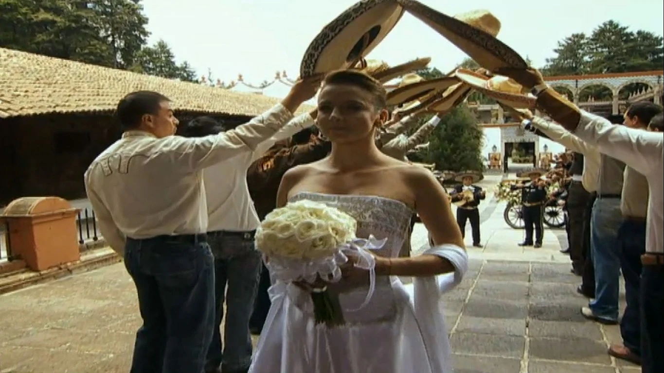 Una boda bajo sombreros Amor bravío