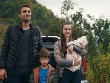 Nefes y Tahir dicen adiós Nefes y Tahir dicen adiós