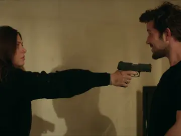 Yaren, desesperada por huir de Harun: "Te juro que te dispararé" Yaren, desesperada por huir de Harun: "Te juro que te dispararé"
