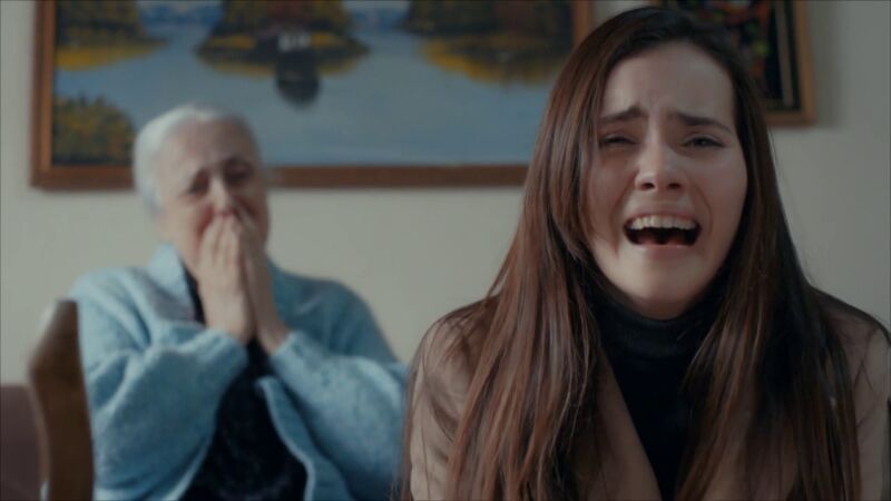 La pregunta que Cennet no quiere hacer: 