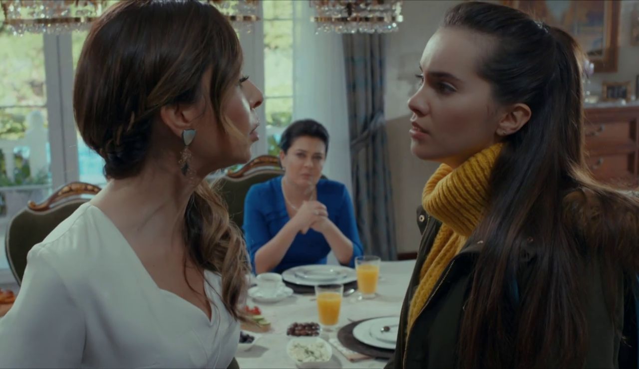 Cennet se enfrenta a Arzu: "No volverás a hacerme daño"