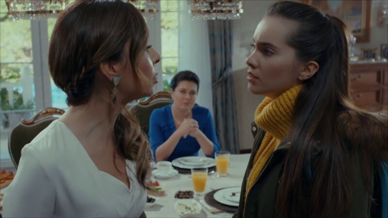 Cennet se enfrenta a Arzu: 