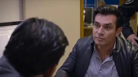 Ernesto en la policía Te doy la vida