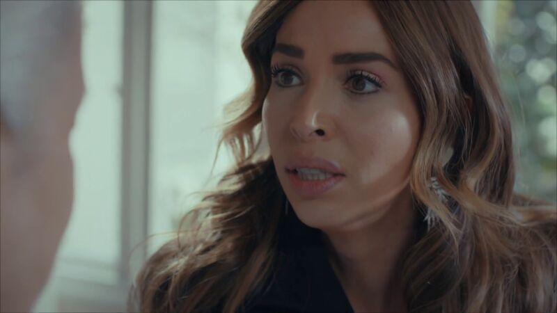 Arzu advierte a Mukaddes sobre el padre de Cennet: 