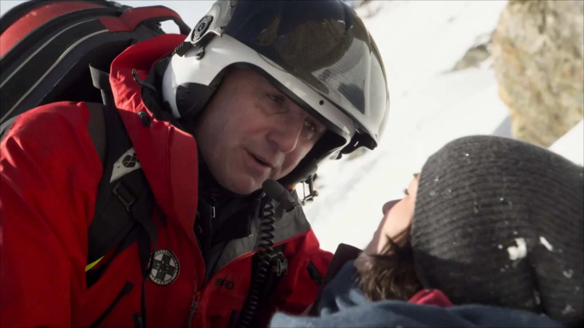 El Dr. Gruber se convierte en un auténtico rescatador en Los Alpes