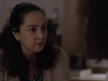 La madre de Betty sabe que tiene algo con Armando: "¿Estás saliendo con tu jefe?" La madre de Betty sabe que tiene algo con Armando: "¿Estás saliendo con tu jefe?"