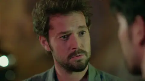 Harun avisa a Aslan: "Gonül sospecha que estás enamorado de Reyyan" Harun avisa a Aslan: "Gonül sospecha que estás enamorado de Reyyan"