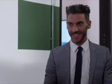 Armando intenta conseguir que Betty le perdone Armando intenta conseguir que Betty le perdone