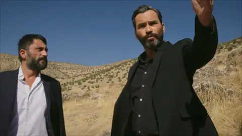 Cihan le pisa los talones a Miran y Reyyan: "Te juro que te mataré" Cihan le pisa los talones a Miran y Reyyan: "Te juro que te mataré"