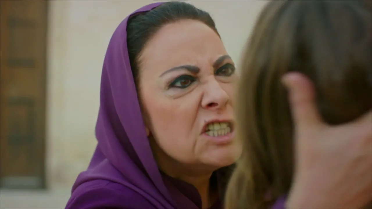 Esma alerta: "Azize está matando a Gonül" Esma alerta: "Azize está matando a Gonül"