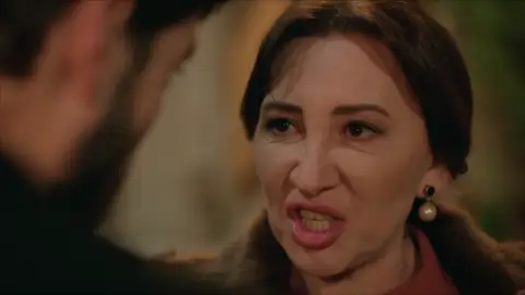 "Miran, eres hijo de Hazar": Fusun Aslanbey cuenta la verdad "Miran, eres hijo de Hazar": Fusun Aslanbey cuenta la verdad