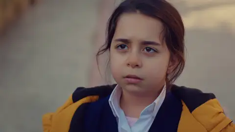 Öykü pronuncia la palabra que Demir tanto ansiaba: “Papá” Öykü pronuncia la palabra que Demir tanto ansiaba: “Papá”