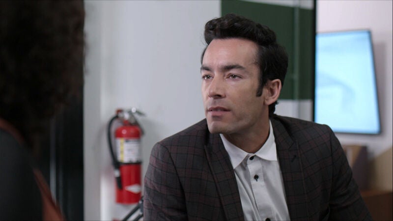 Ricardo se encara con Betty