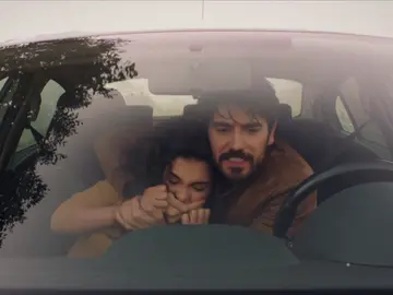 Aslan pone en marcha su plan secuestrando a Reyyan Aslan pone en marcha su plan secuestrando a Reyyan