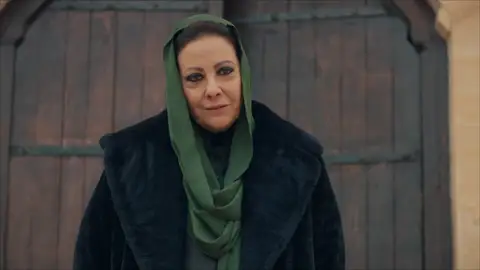 ¿Es cierto que Dilsah está viva? Azize responde ¿Es cierto que Dilsah está viva? Azize responde