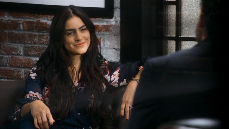 ¿Qué hace Gabriela en el despacho de Damián?