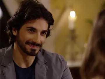 El exnovio de Emma vuelve con la intención de conquistarla El exnovio de Emma vuelve con la intención de conquistarla